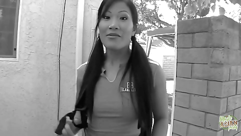 Brunette babe gets fucked in her mouth