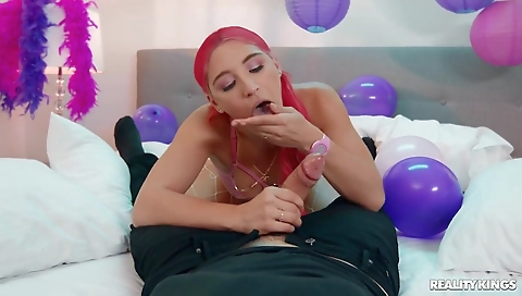 Sharing off her pussy and cum-prouban