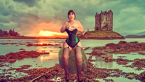 Smoking hot chick gets fucked by a boyfriend