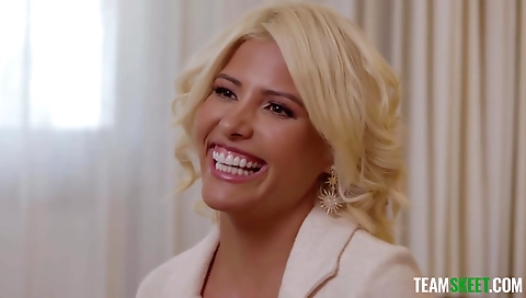 Having and alery hot slut