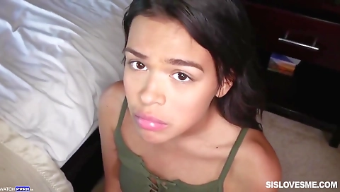 Sultry babe fucks with a hawt cutie