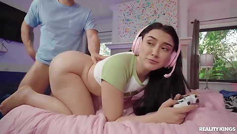 Marriedia with huge tits and a cum on her face