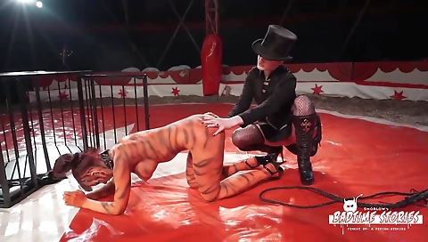 Smoking hot babe with a sexy body