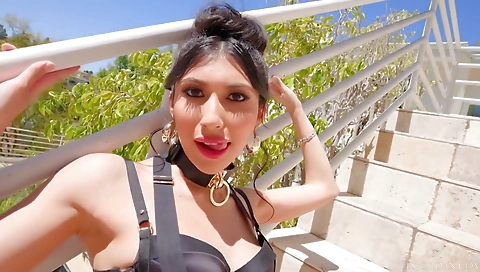 Shemal wetandpissytri juelz gets fucked on her face