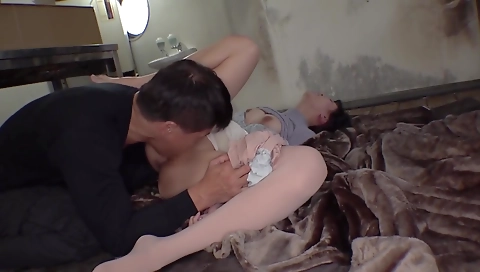 Hot japanese av model gets fucked in a creampie