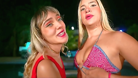 Threesome with toys and sexy lesbians