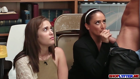 She gets doubl shadeed by dildo machin senseless