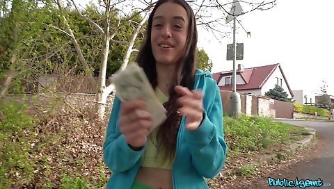 Mature chick takes a hot creampie